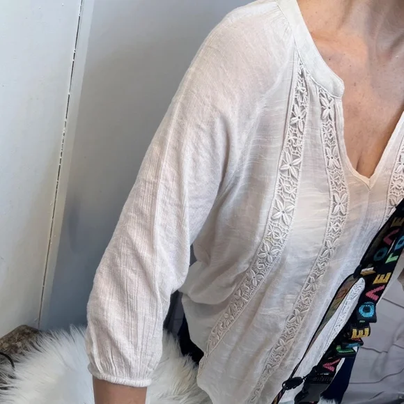 🔥2/$12 ABOUT A GIRL•| Cream Peasant Top Size Small - Picture 6 of 11